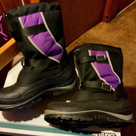 Boys snow boots size 6 NWOT - Picture 1 of 6